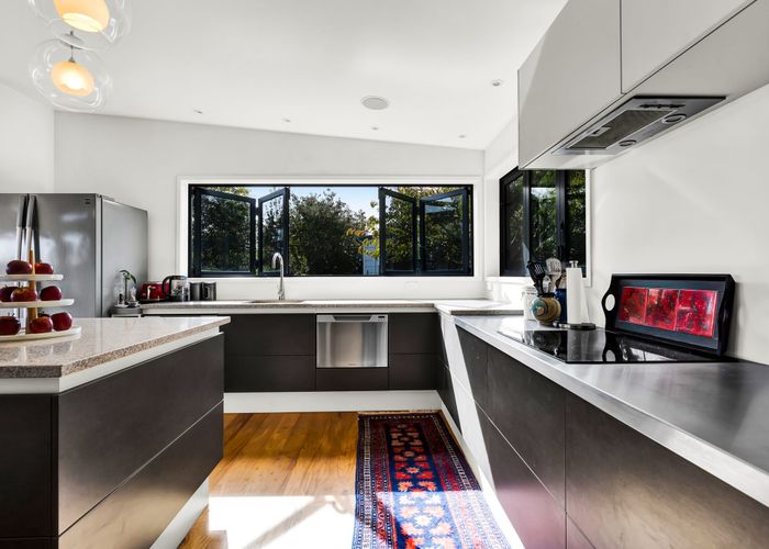  at 10 Allan Road, Burgess Park