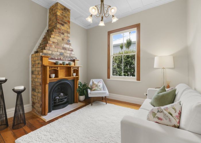  at 72 Palmerston Road, Birkenhead, Auckland