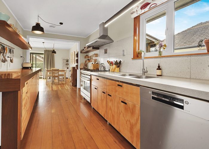  at 24 Casey Avenue, Fairfield, Hamilton