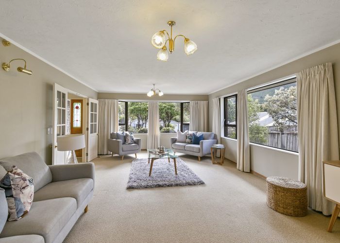 at 15 Swansea Street, Khandallah, Wellington
