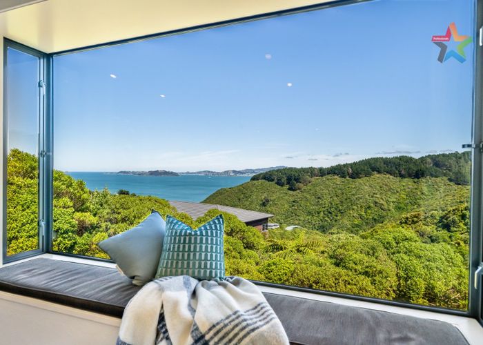 at 7 Green Park Lane, Korokoro, Lower Hutt