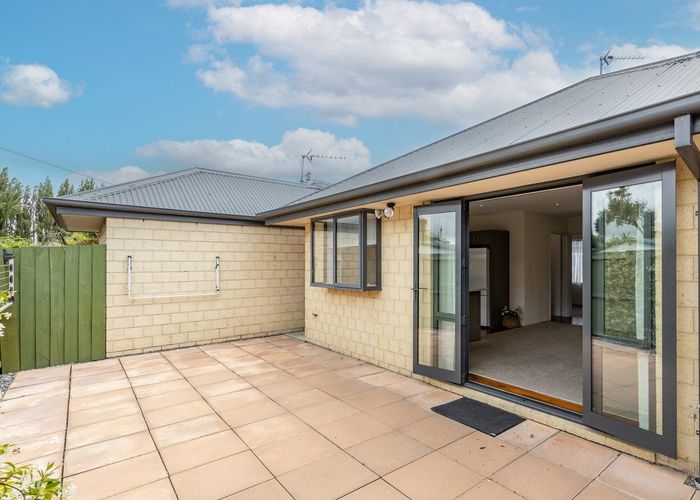 Free property data for 26B Sawyers Arms Road, Northcote, Christchurch