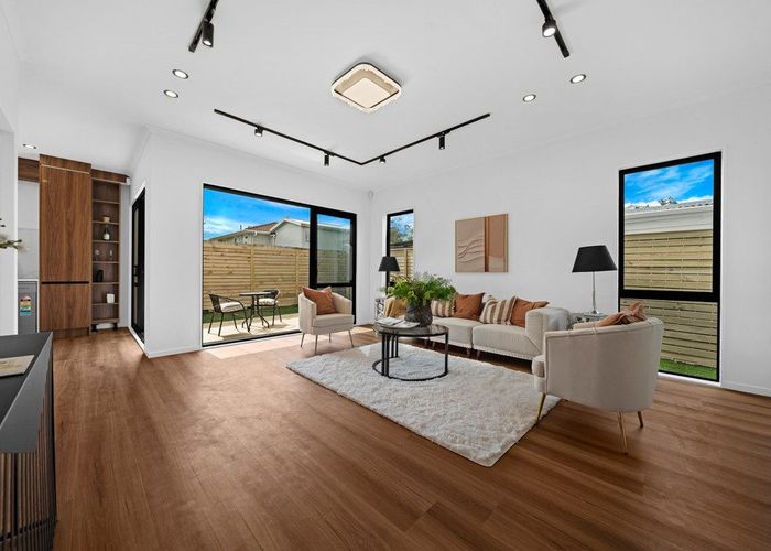  at 8E Brentford Place, Manurewa, Manukau City, Auckland