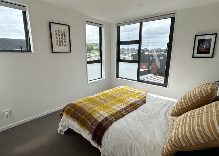  at 9E Playfair Road, Mount Roskill, Auckland City, Auckland