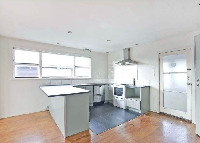  at 2 Tracey Terrace, Te Atatu South, Waitakere City, Auckland