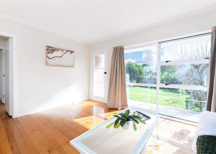  at 4/120 Nile Road, Milford, Auckland