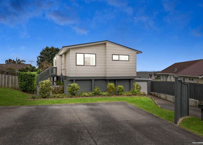  at 10 Acland Place, Botany Downs, Manukau City, Auckland