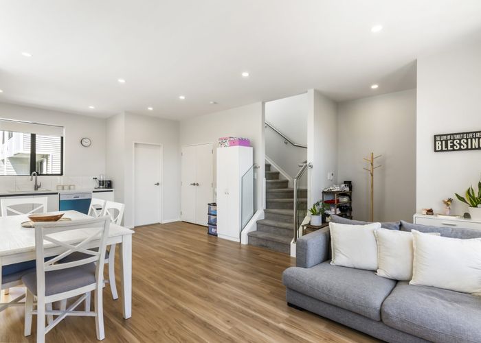  at 423 Glenfield Road, Glenfield, North Shore City, Auckland