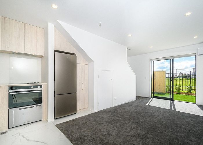  at 9/87 Taikata Road, Te Atatu Peninsula, Waitakere City, Auckland