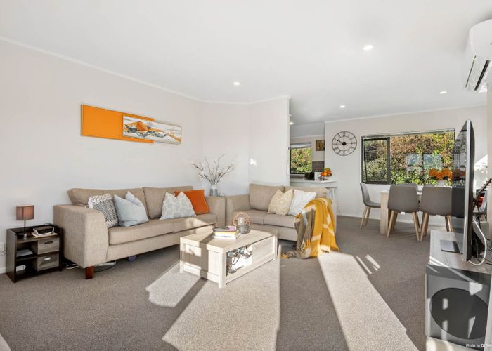  at 2/45 Chequers Avenue, Glenfield, Auckland
