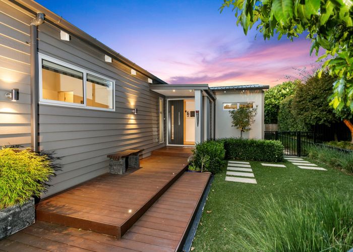  at 1 Charles Dickens Drive, Mellons Bay, Auckland