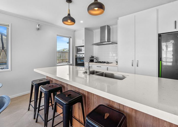  at 143 Te Okuroa Drive, Papamoa