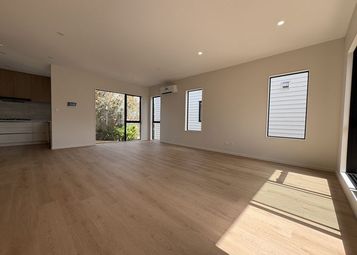  at 14C Newhaven Terrace, Mairangi Bay, North Shore City, Auckland