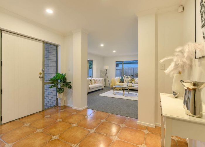  at 102 Redcastle Drive, East Tamaki, Manukau City, Auckland