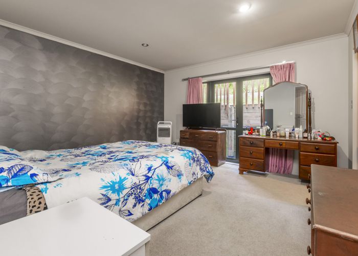  at 20 Henry Partington Place, Greenhithe, Auckland