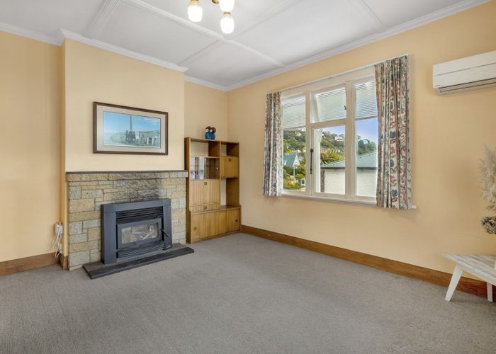 Free property data for 38 Cliffs Road, Saint Clair, Dunedin homes.co.nz