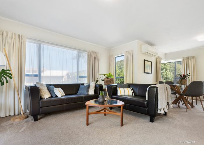  at 18 Domanski Crescent, Owhiro Bay, Wellington