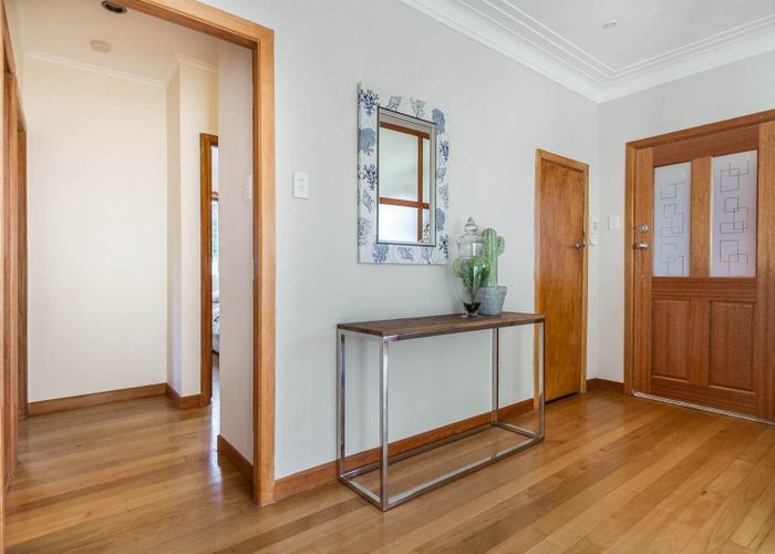  at 4 Eaton Road, Hillsborough, Auckland City, Auckland