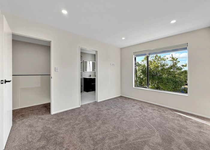  at 31 Parr Road South, Point Chevalier, Auckland City, Auckland