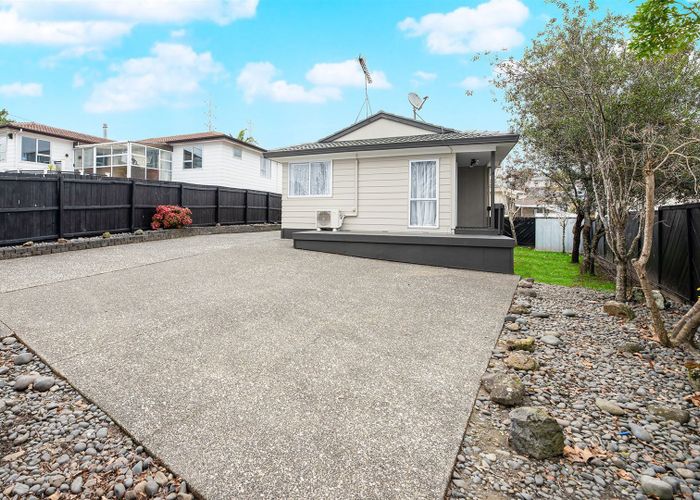 Free property data for 295 Triangle Road, Massey, Auckland homes.co.nz