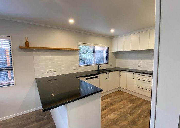  at 2/23 Roys Road, Weymouth, Manukau City, Auckland