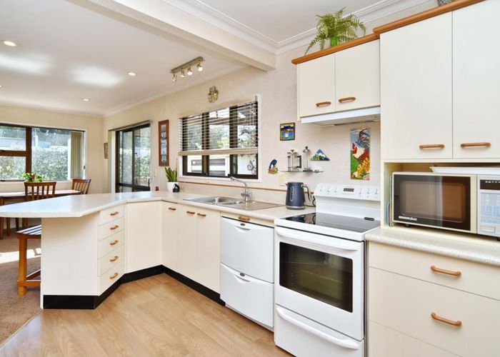  at 11 Stalkers Road, Woodend Beach, Woodend