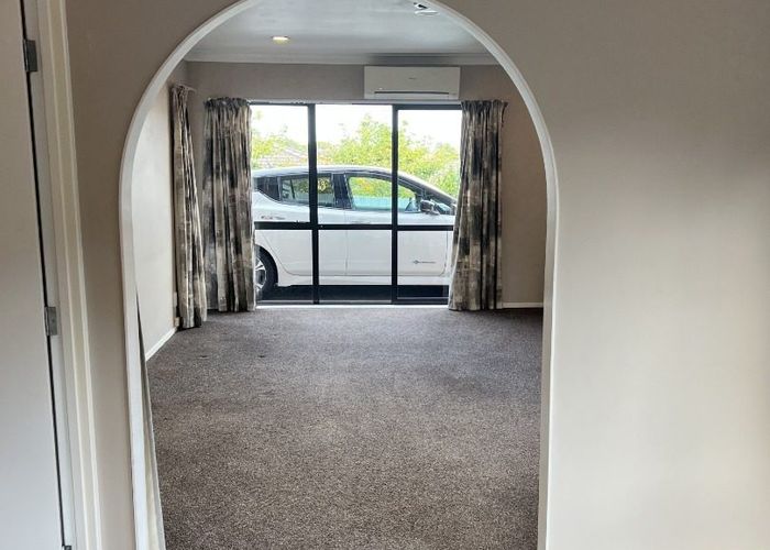  at 2/25 Nicholas Road, Somerville, Manukau City, Auckland