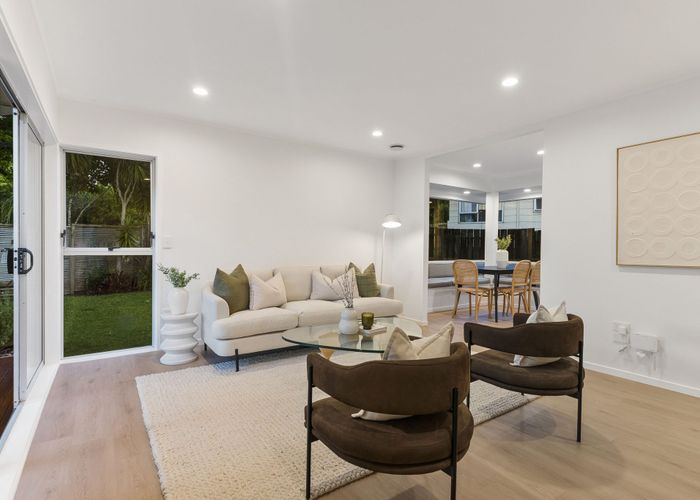  at 15 Cunliffe Place, Glenfield, North Shore City, Auckland