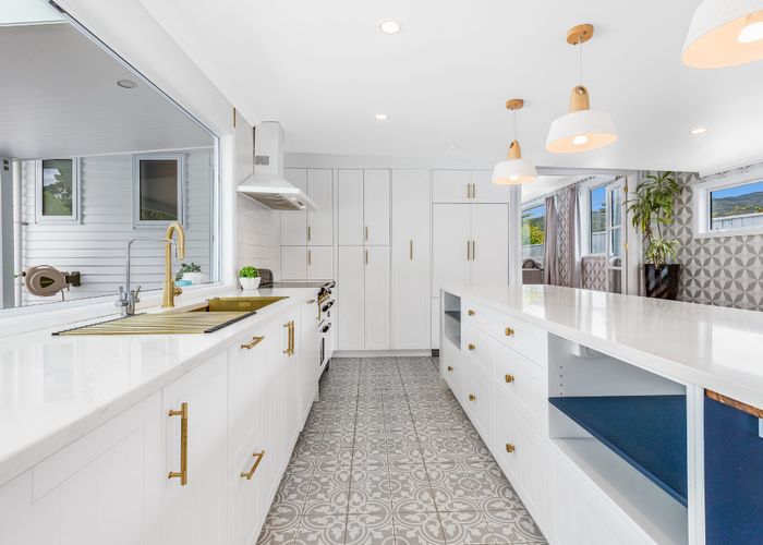  at 4 Molloys Road, Te Marua, Upper Hutt