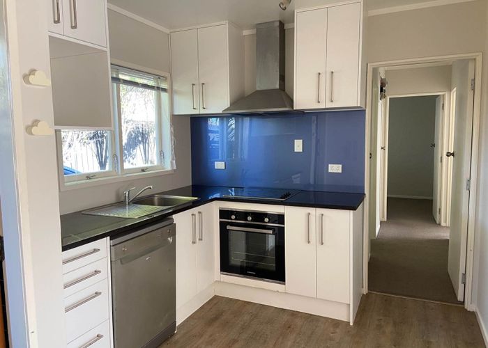  at 2/24 Grassways Avenue, Pakuranga, Manukau City, Auckland