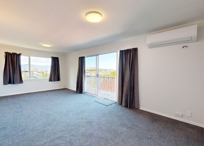  at 21 Akaroa Drive, Maupuia, Wellington