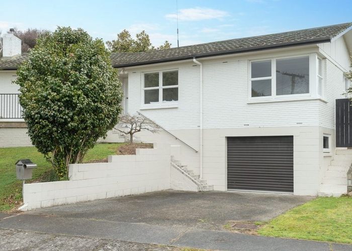  at 1 Jennifer Place, Chartwell, Hamilton