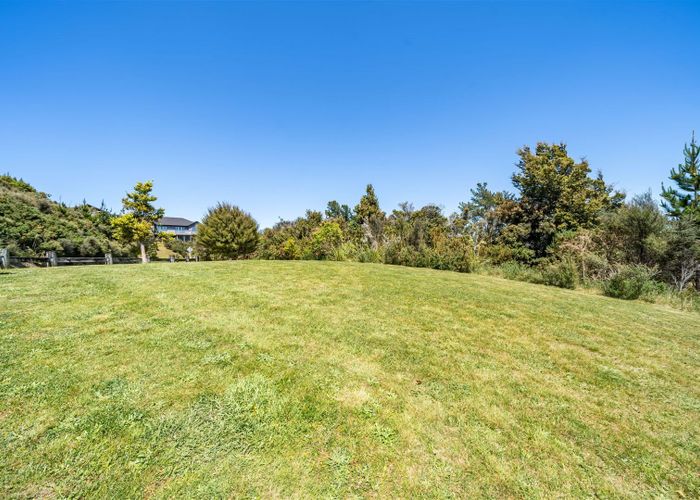 For sale 28 Mount Marua Way, Timberlea, Upper Hutt, Wellington