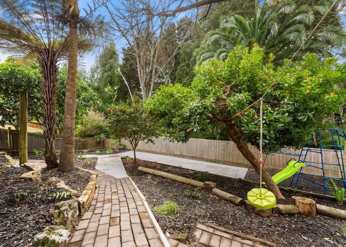  at 52 Vandeleur Avenue, Birkdale, Auckland