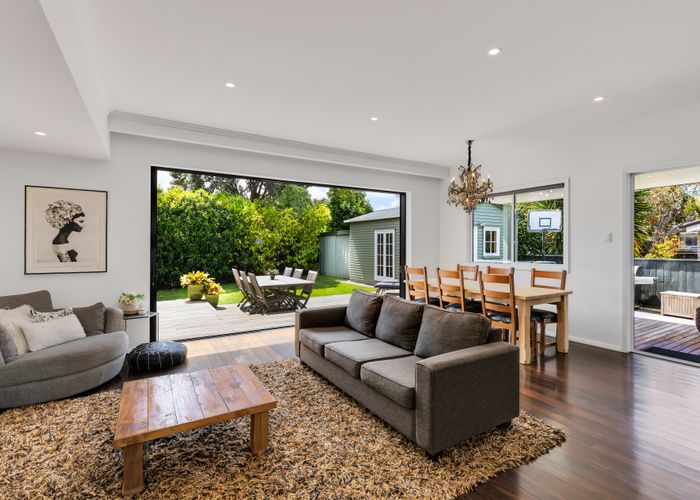  at 1019 Great North Road, Point Chevalier, Auckland