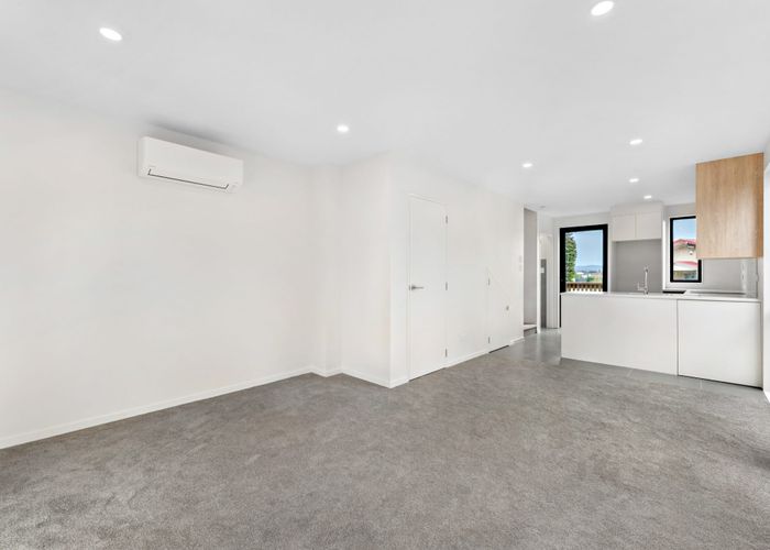  at Lot 7, 300 Great North Road, Henderson, Waitakere City, Auckland