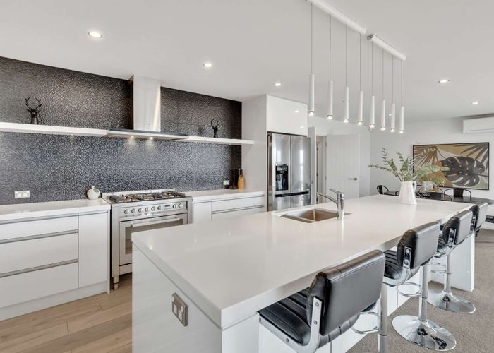  at 27 Silicon Way, Fitzherbert, Palmerston North
