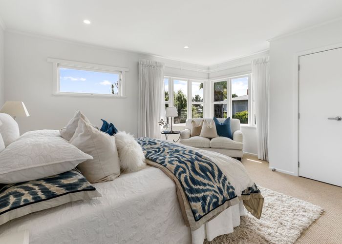  at 1/83 Carlisle Road, Browns Bay, North Shore City, Auckland