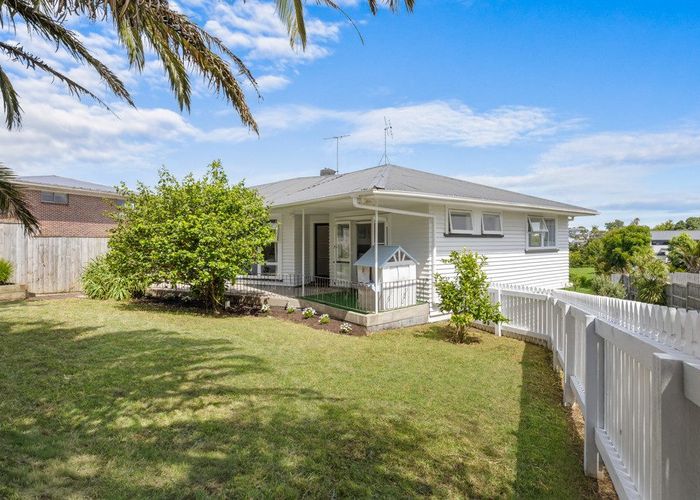  at 1/4 Grassways Avenue, Pakuranga Heights, Manukau City, Auckland