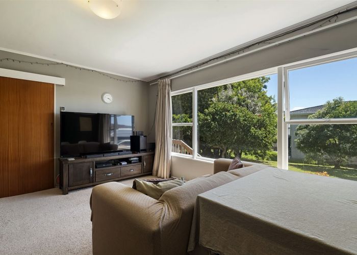  at 2/41 Northumberland Avenue, Belmont, Auckland
