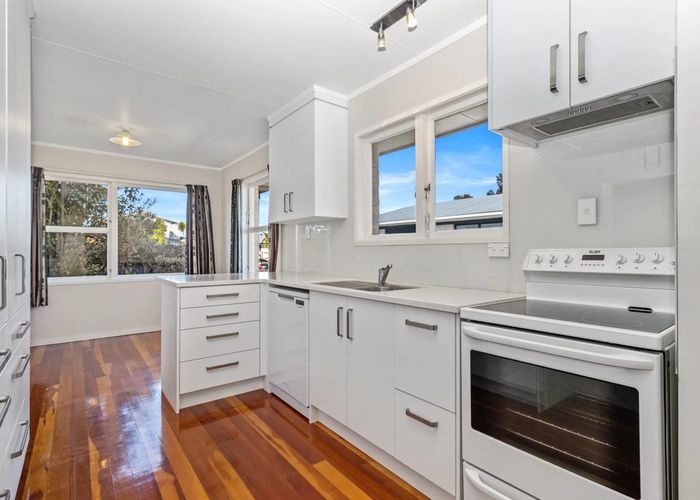  at 6 Margaret Place, Deanwell, Hamilton, Waikato