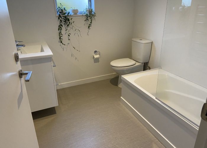  at 4/8 Middleton Road, Johnsonville, Wellington
