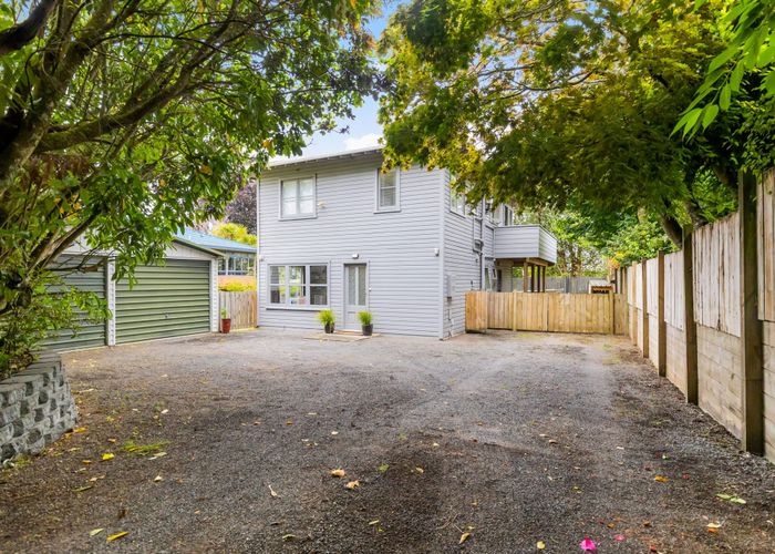  at 2/5 Waihora Street, Taupo