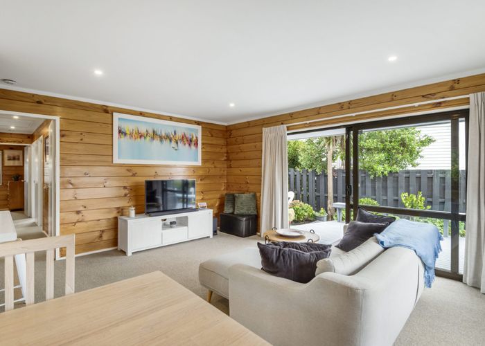  at 9A Teal Crescent, Beach Haven, North Shore City, Auckland