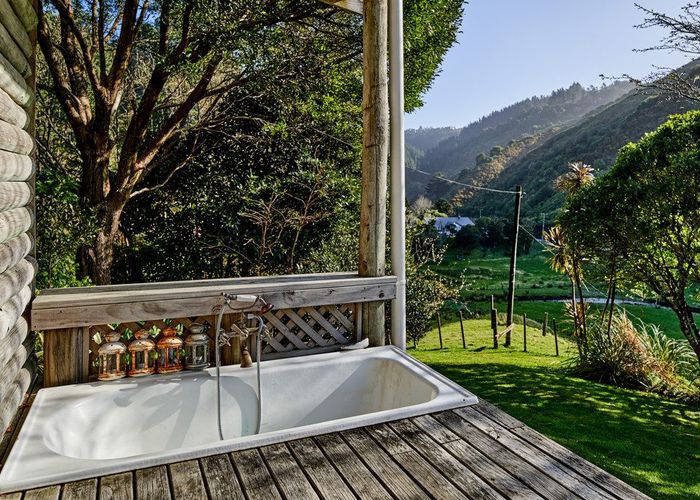  at 850A Paekakariki Hill Road, Pauatahanui, Porirua, Wellington