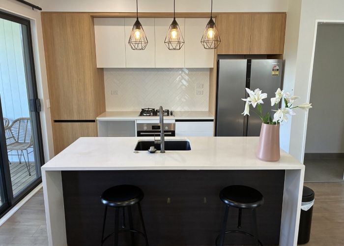  at 4/10B Huka Road, Birkenhead, North Shore City, Auckland