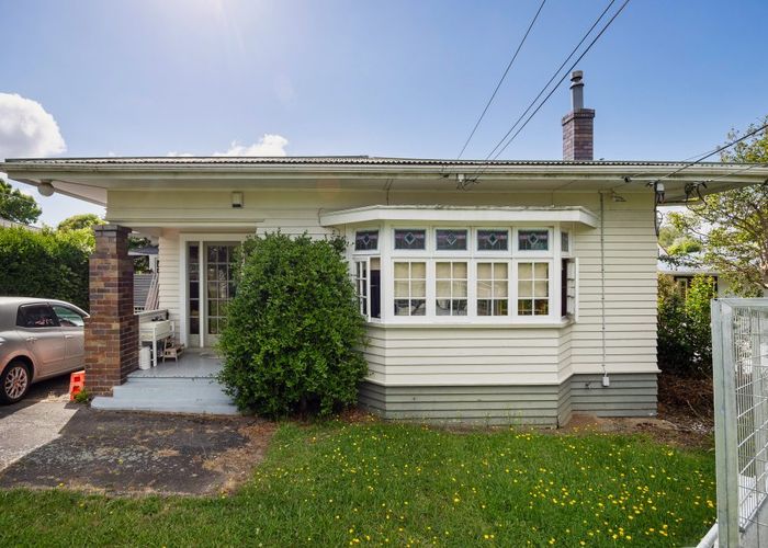  at New Lynn, Waitakere City, Auckland