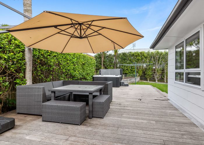  at 2/28 Bay Street, Red Beach, Rodney, Auckland