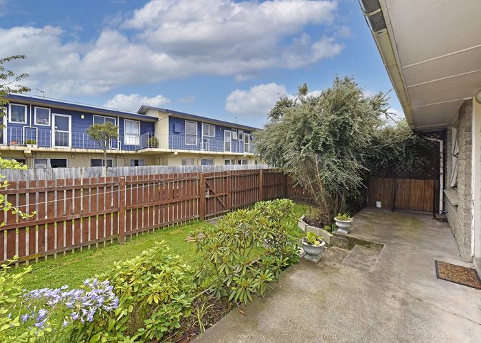 at 2/124 Huxley Street, Sydenham, Christchurch City, Canterbury