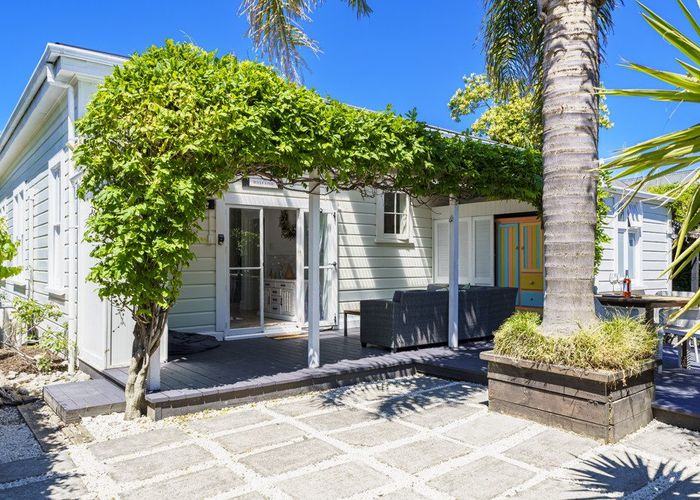 at 1 Latham Street, Napier South, Napier
